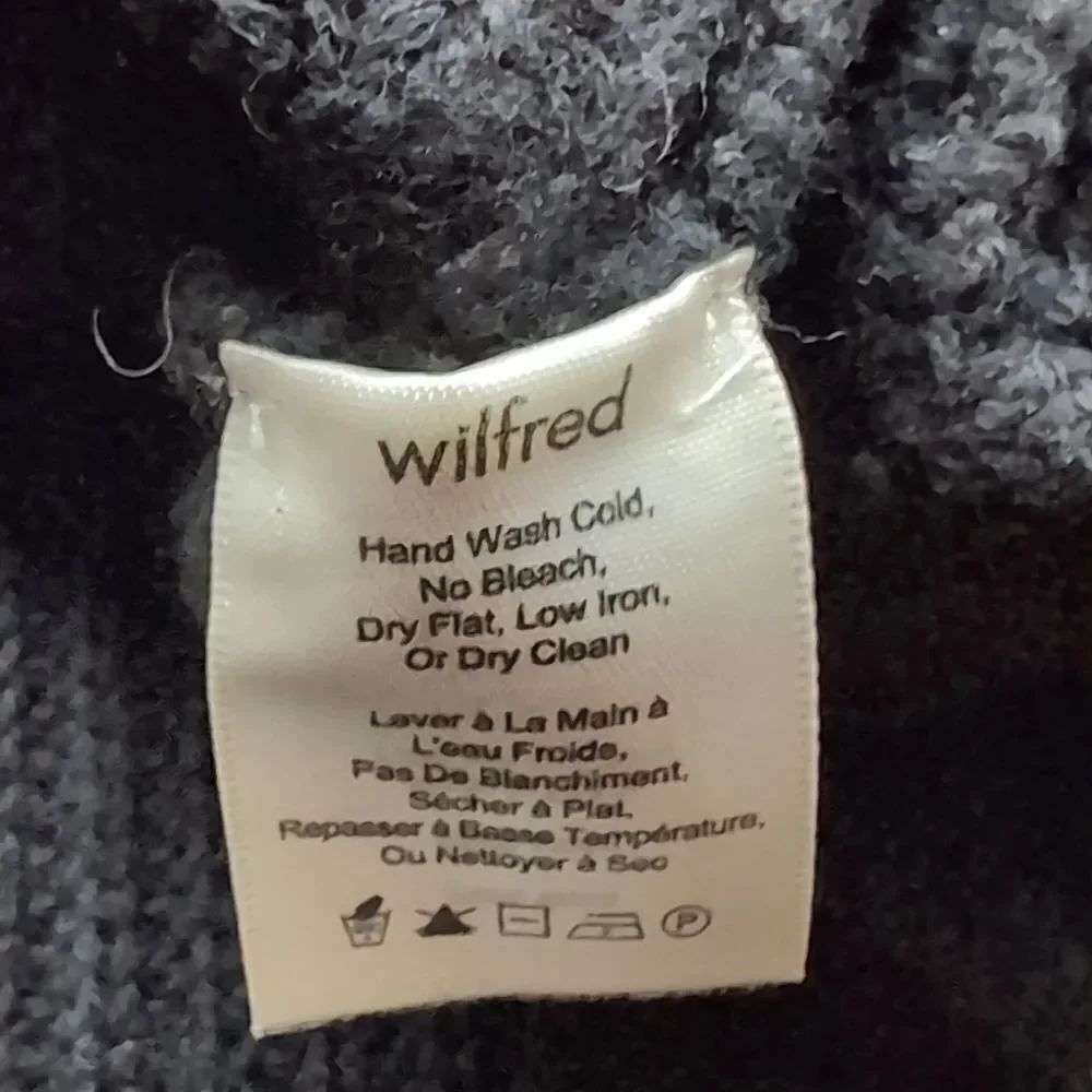 Wilfred Aritzia Black 💯 Wool Oversized Poncho Vest  Sweater One Size Pockets - Picture 6 of 11